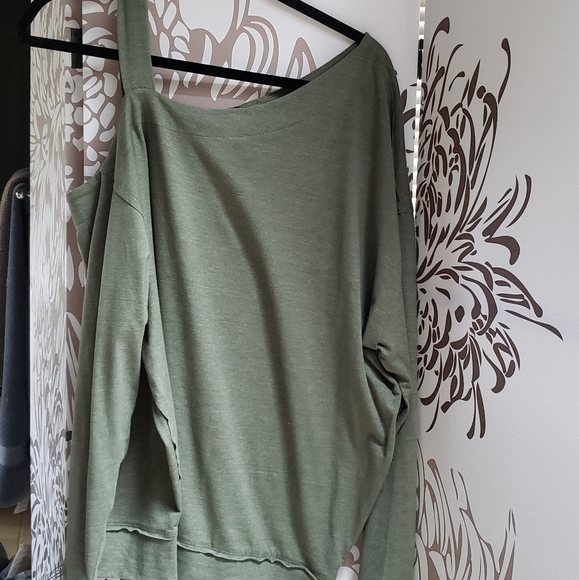 Freepeople " Flaunt It"  top - Picture 2 of 5